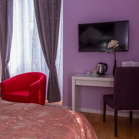 Bevilacqua Bed Roma Santa Croce Hotell Exteriör bild