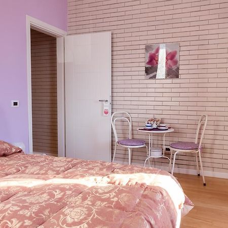 Bevilacqua Bed Roma Santa Croce Hotell Exteriör bild