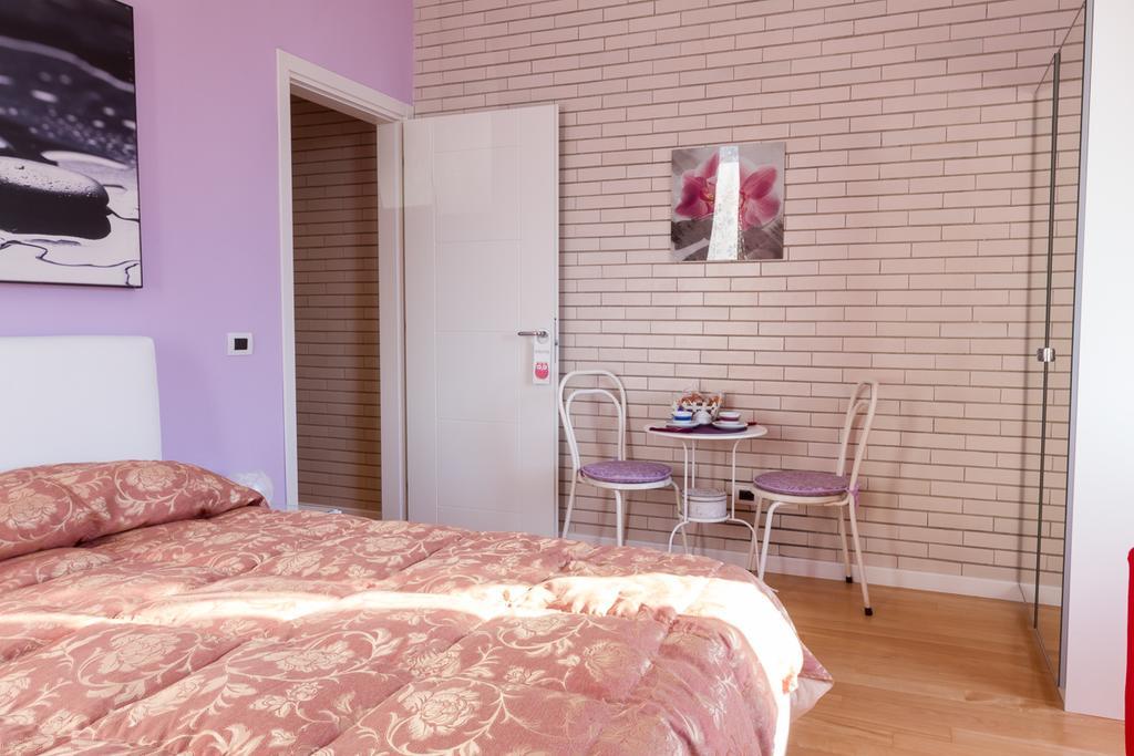 Bevilacqua Bed Roma Santa Croce Hotell Exteriör bild
