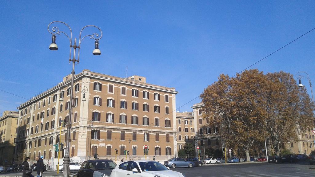 Bevilacqua Bed Roma Santa Croce Hotell Exteriör bild